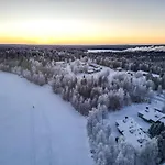 Lomakivakka - Roomy 2bd & Loft By The Lake, Free Wifi And Sauna