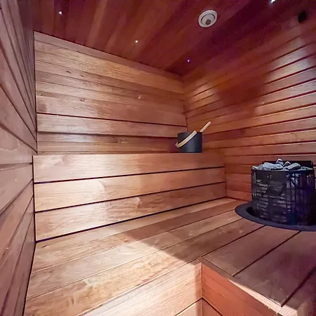 Lomakivakka - Roomy 2bd & Loft By The Lake, Free Wifi And Sauna * Рука