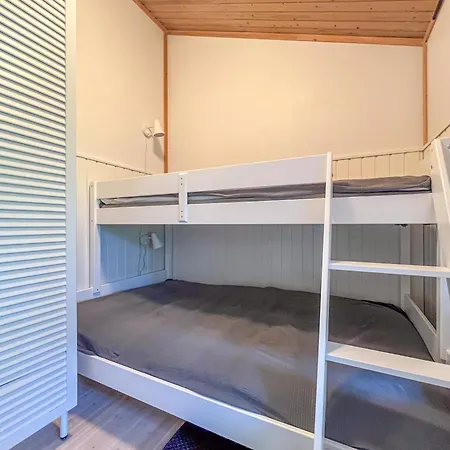 Lomakivakka - Roomy 2bd & Loft By The Lake, Free Wifi And Sauna شقة روكا
