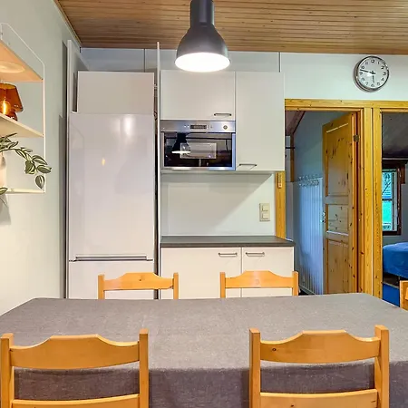 Апартаменты Lomakivakka - Roomy 2bd & Loft By The Lake, Free Wifi And Sauna