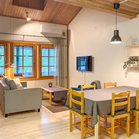 Апартаменты Lomakivakka - Roomy 2bd & Loft By The Lake, Free Wifi And Sauna