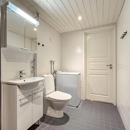 Lomakivakka - Roomy 2bd & Loft By The Lake, Free Wifi And Sauna Διαμέρισμα